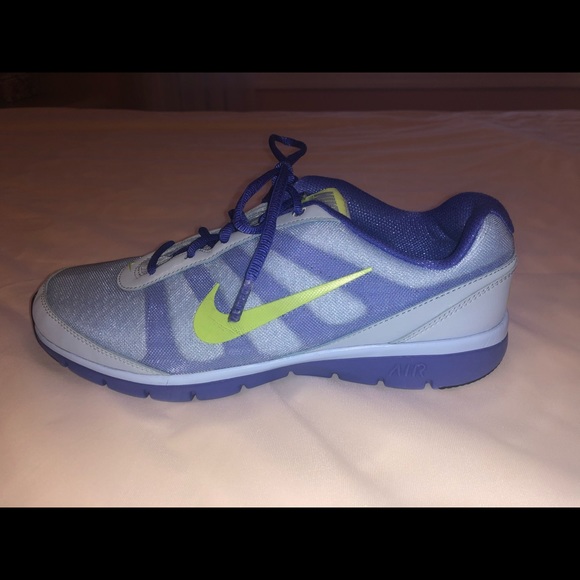 neon purple nike shoes